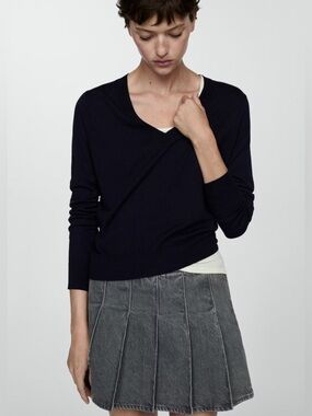 Mango Women's V-Neck Sweater in Navy Blue NWT